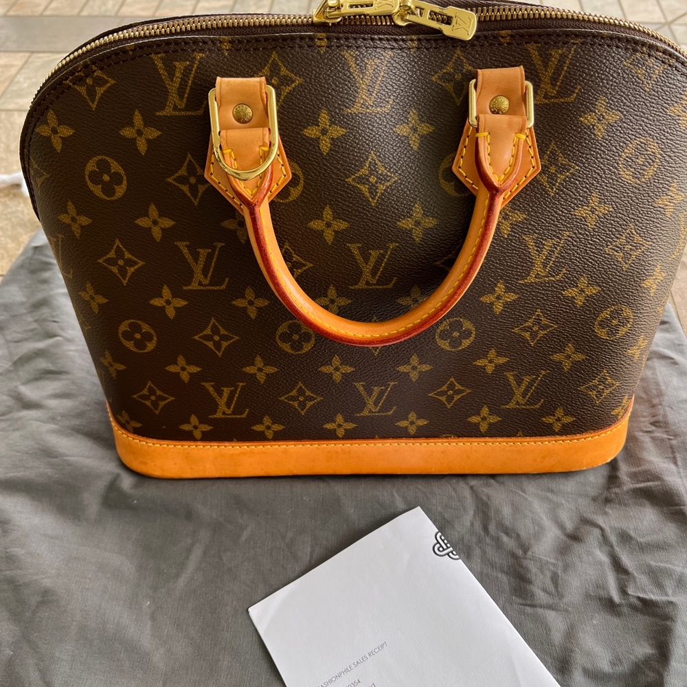 Louis Vuitton Alma PM pre-loved